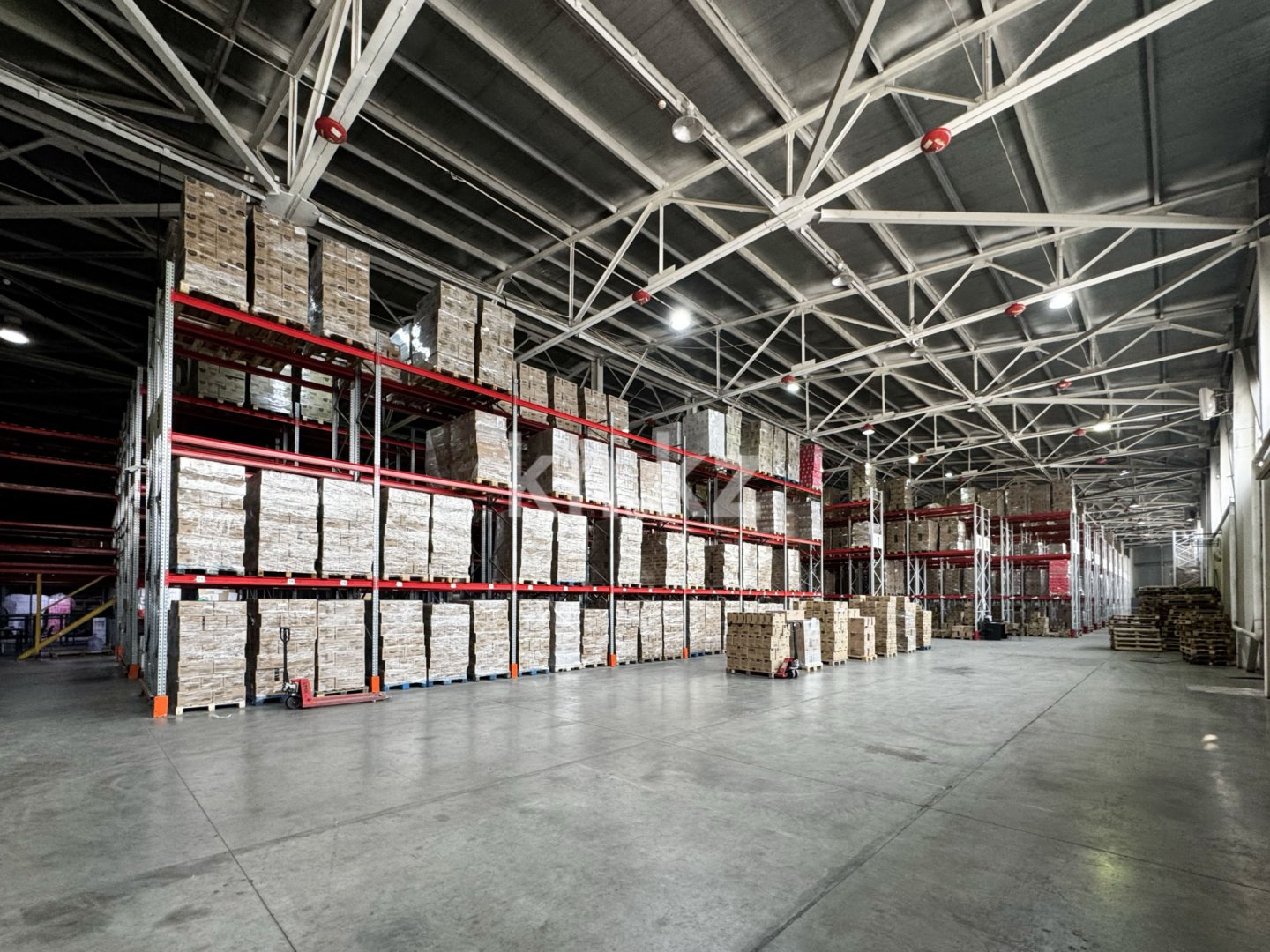 Аренда , 3738 м², ул. Тобаякова, дом  54 в Алматы