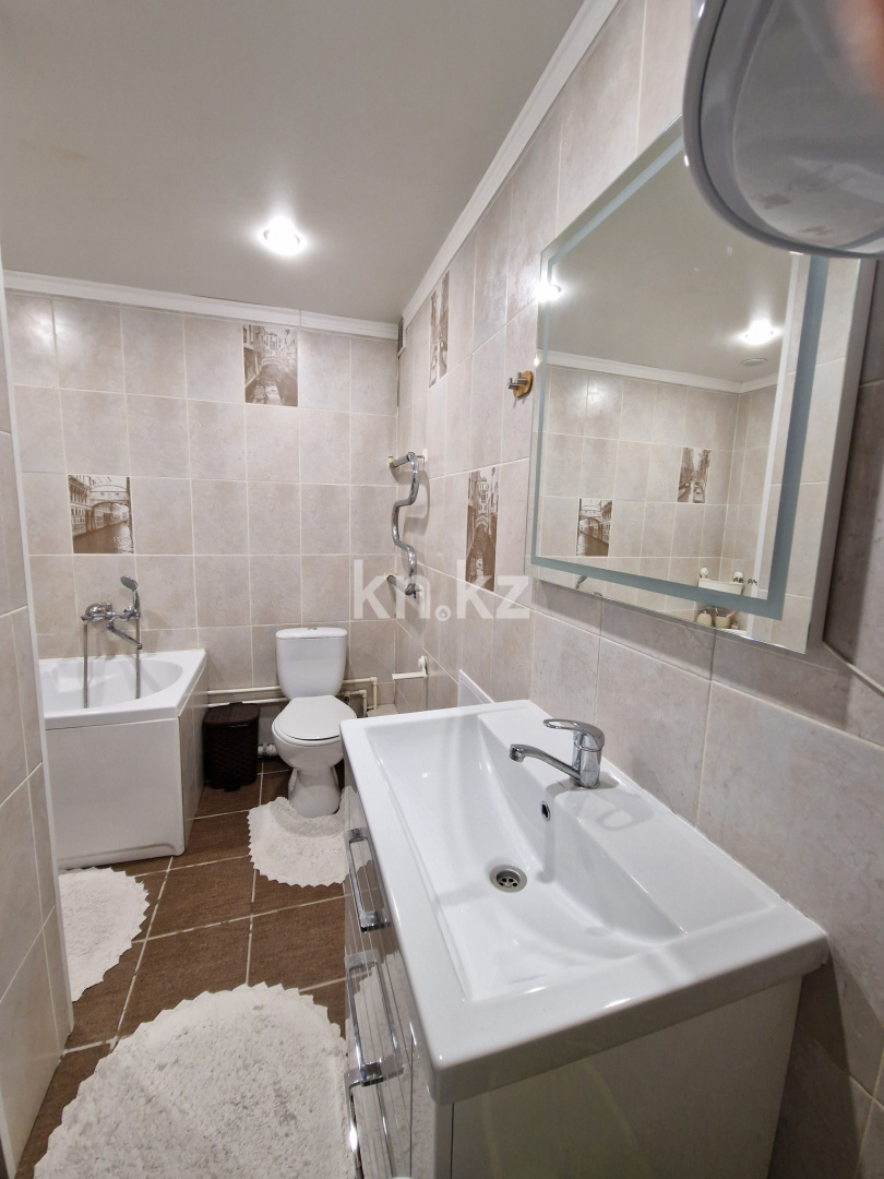 Продажа 2-комнатной квартиры, 43 м², ул. Аманжолова, дом  6 в Караганде - фото 12