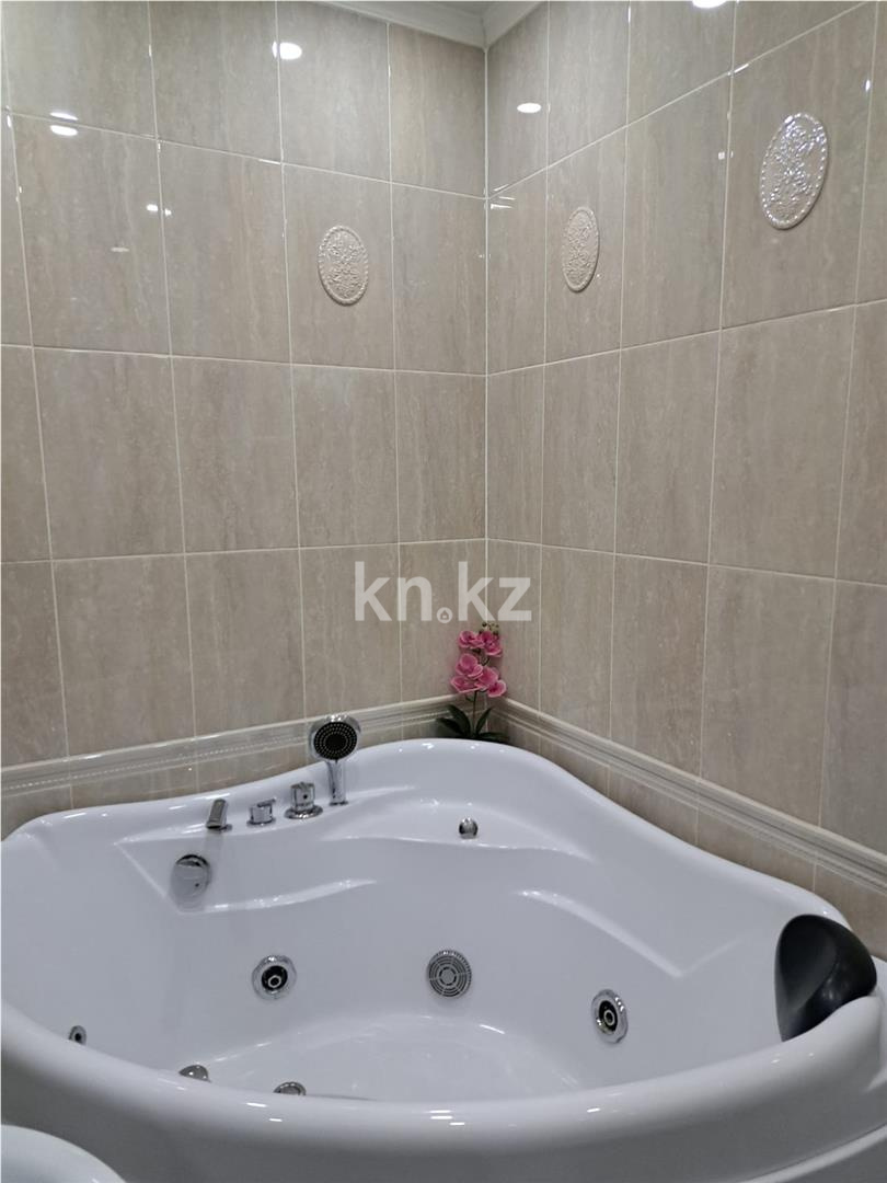 Продажа 3-комнатной квартиры, 55 м², 7-й мкр. - Продажа офисных и торговых помещений в Акмолинской области фото 16 из 20