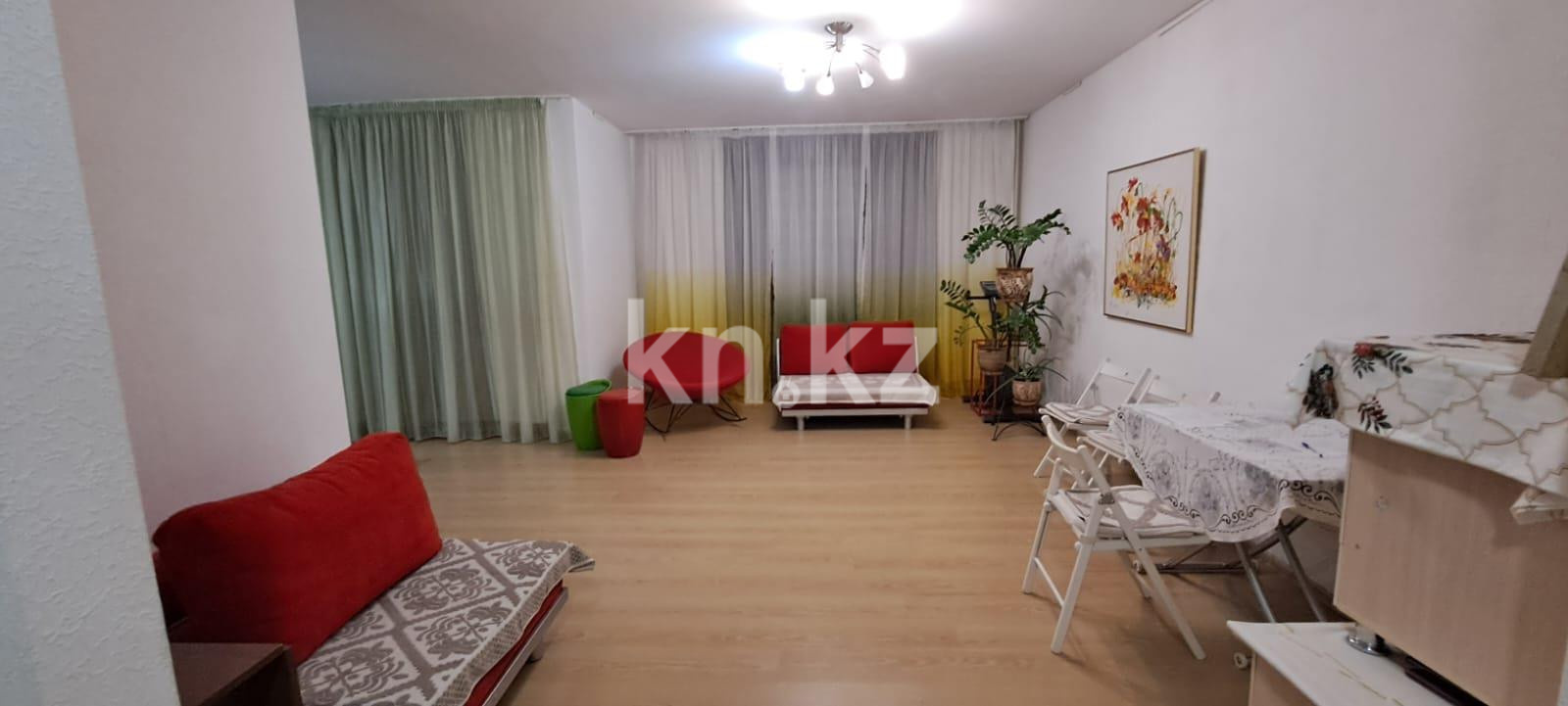 Продажа 3-комнатной квартиры, 80 м², пр. Кошкарбаева - Продажа  трехкомнатных квартир в Астане фото 1 из 17