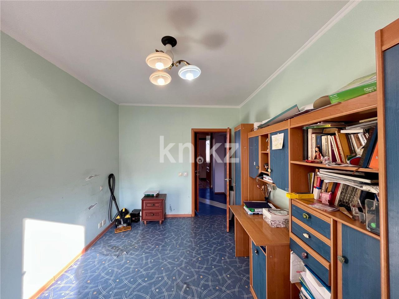 Продажа 4-комнатной квартиры, 76 м², мкр-н Голубые Пруды - Продажа  четырехкомнатных квартир в Караганде с фото фото 6 из 15