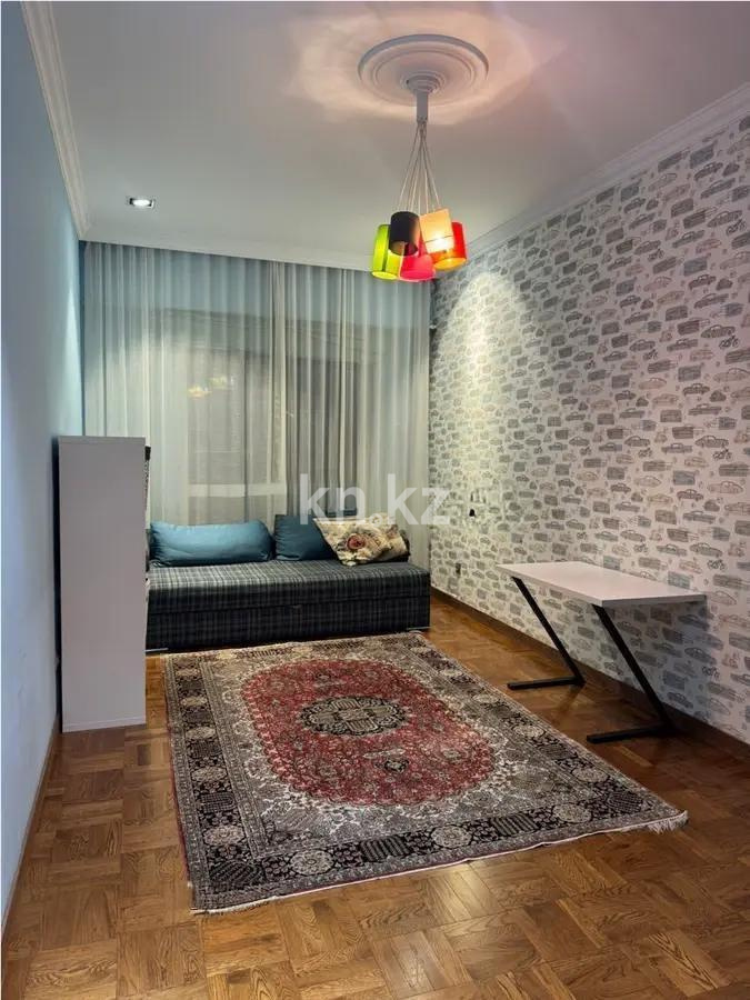 Продажа 4-комнатной квартиры, 165 м², ул. Кабанбай батыра, дом  15 - Продажа  четырехкомнатных квартир в Алматы без посредников фото 1 из 6