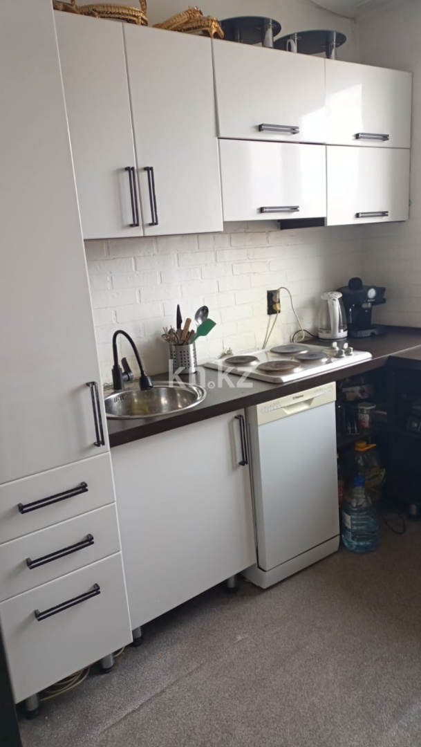 Продажа 3-комнатной квартиры, 64 м², мкр-н Гульдер-1, дом  9 - Продажа  трехкомнатных квартир в Караганде с фото фото 9 из 12