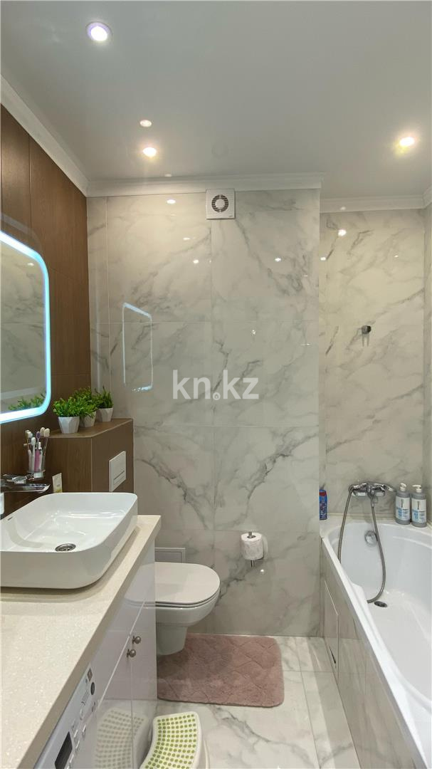 Продажа 3-комнатной квартиры, 83 м², ул. Аманжолова в Астане - фото 13