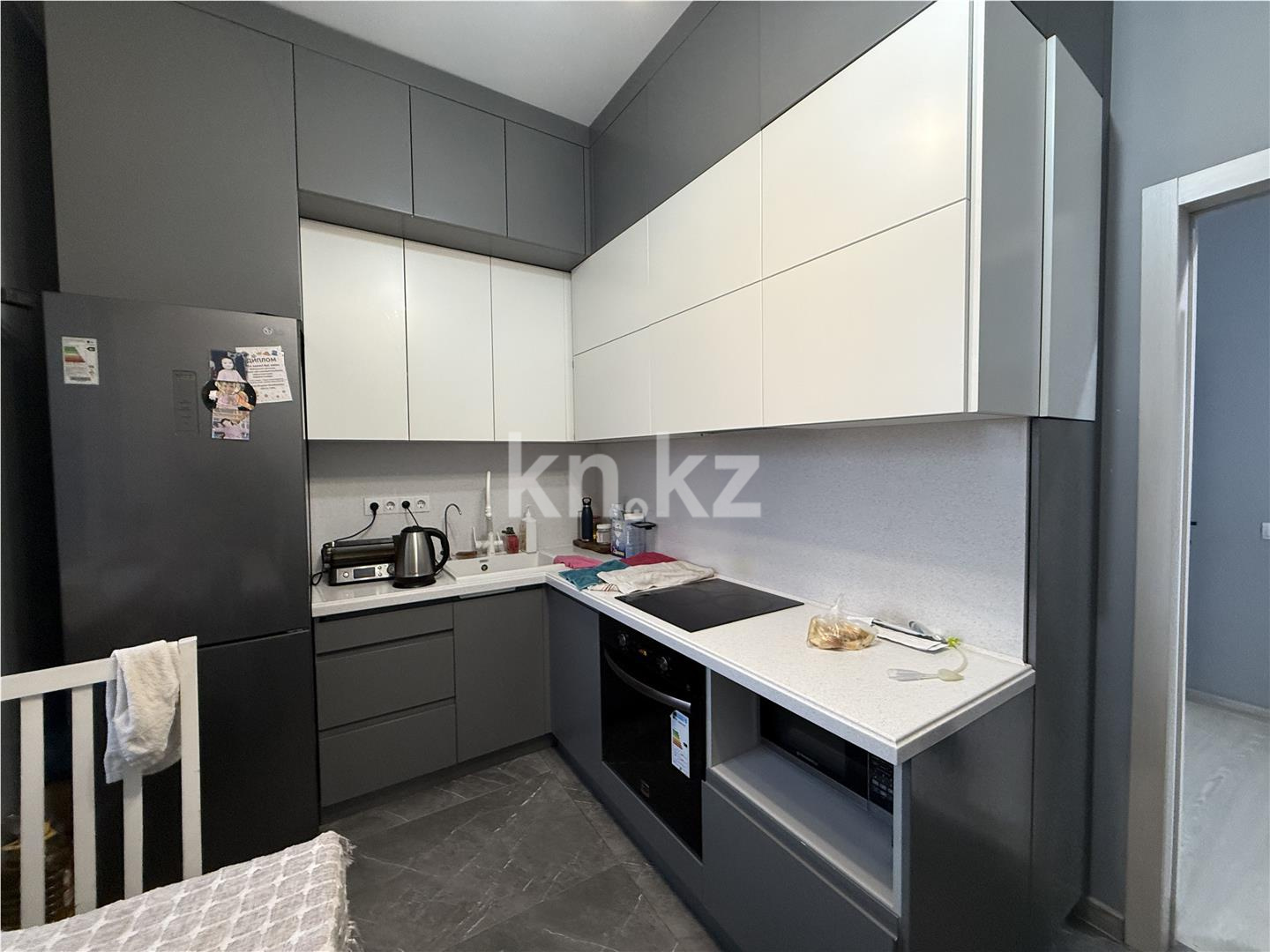 Продажа 3-комнатной квартиры, 73 м², пр. Шахтеров, дом  52б в Караганде - фото 8