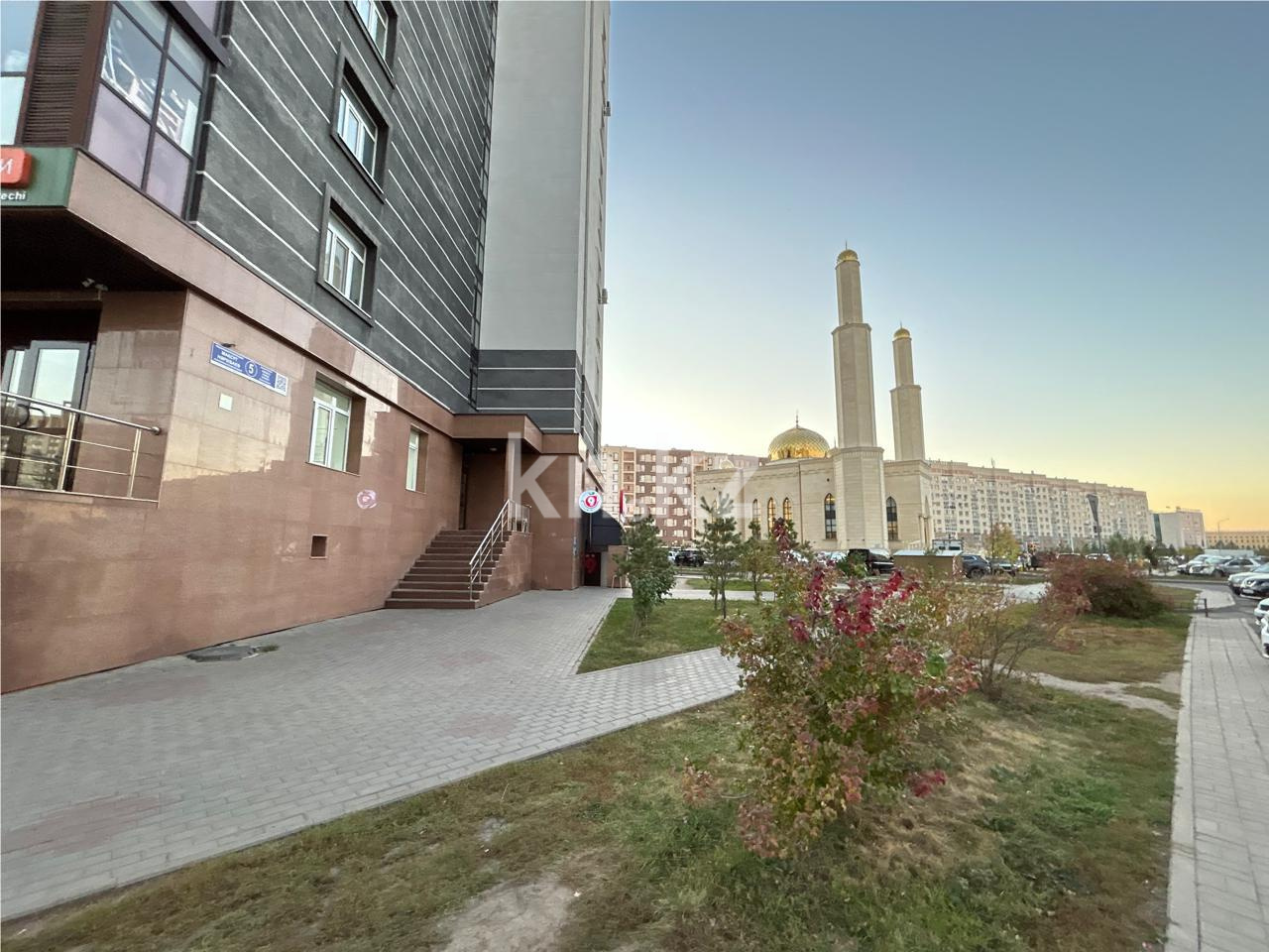 Продажа 4-комнатной квартиры, 134 м², ул. Нарикбаева в Астане - фото 19