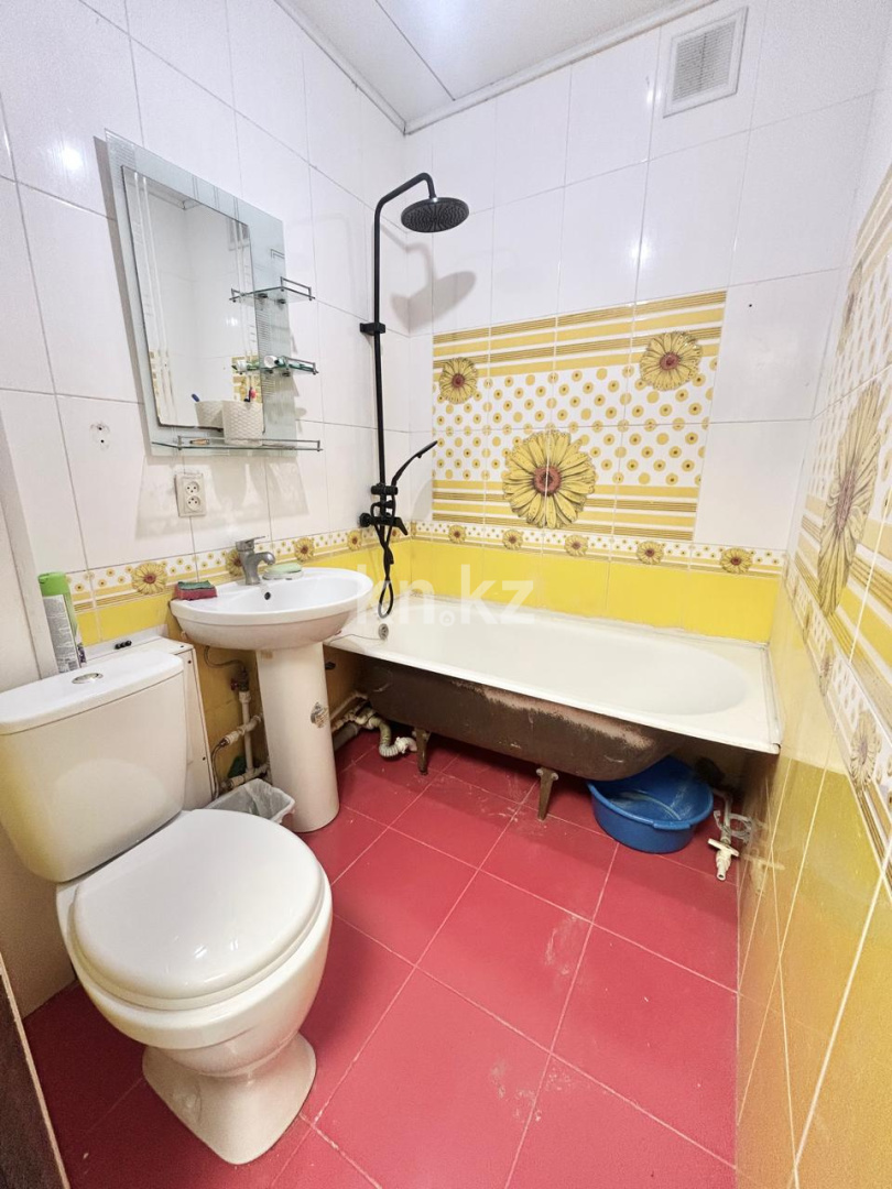 Продажа 3-комнатной квартиры, 59 м² - Продажа квартир в Караганде - страница 2 фото 12 из 13