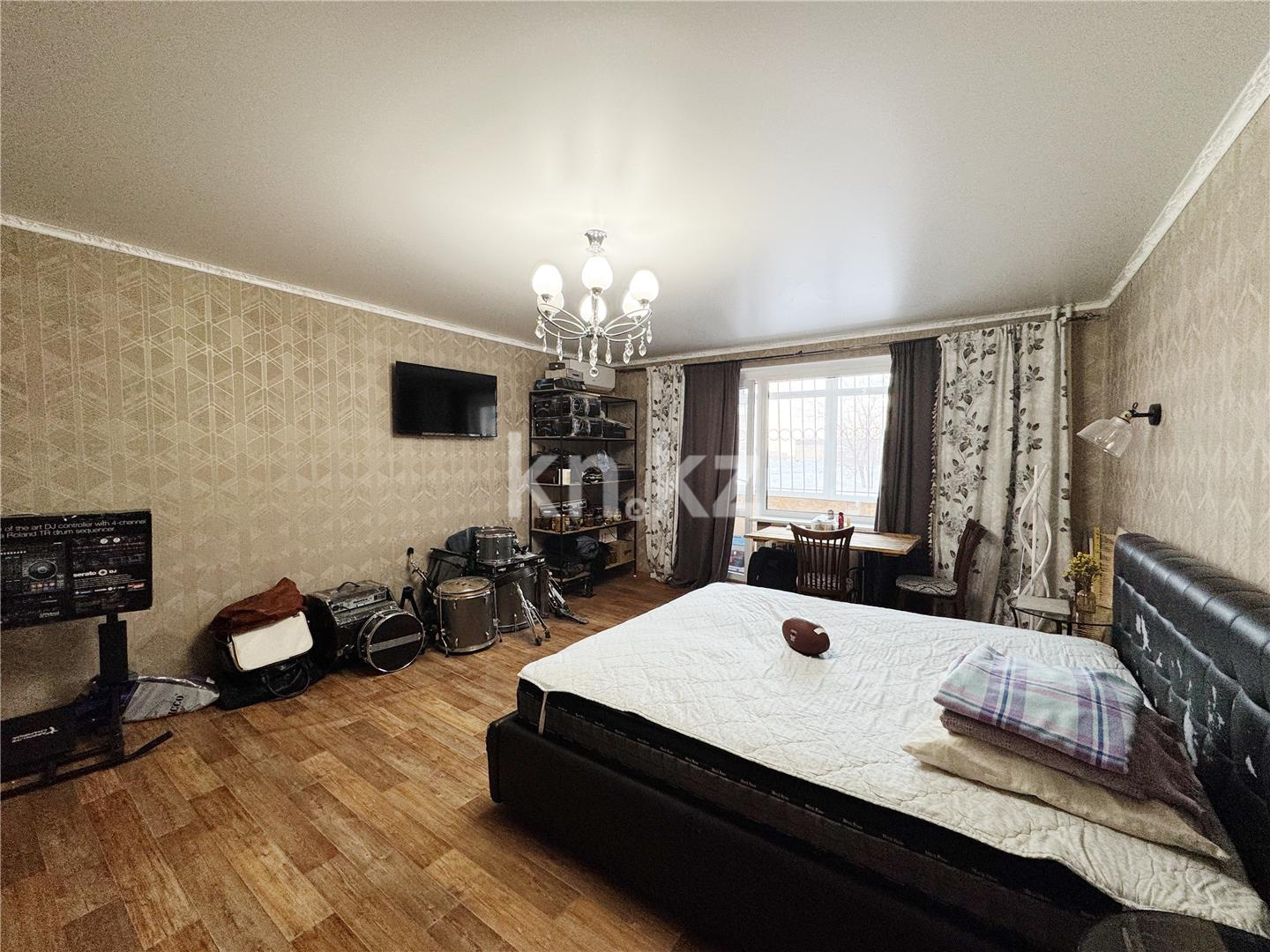 Продажа 4-комнатной квартиры, 103 м², ул. 9-й мкр. в Темиртау - фото 3