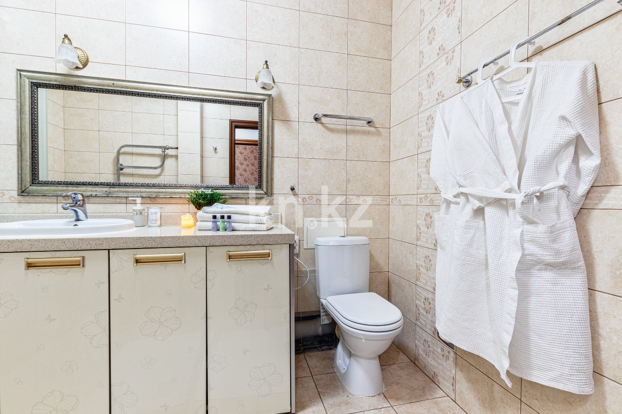 Аренда 3-комнатной квартиры посуточно, 130 м², ул. Кунаева, дом  35/1 - Аренда квартир посуточно в Астане с фото фото 35 из 37