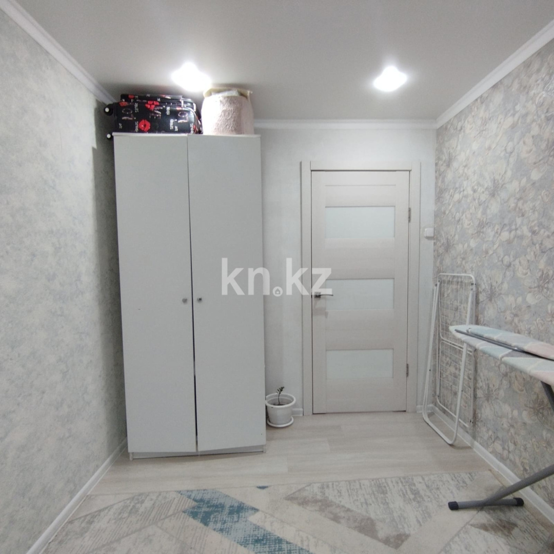 Продажа 4-комнатной квартиры, 61.1 м² - Продажа жилой и коммерческой недвижимости в Уральске фото 9 из 20