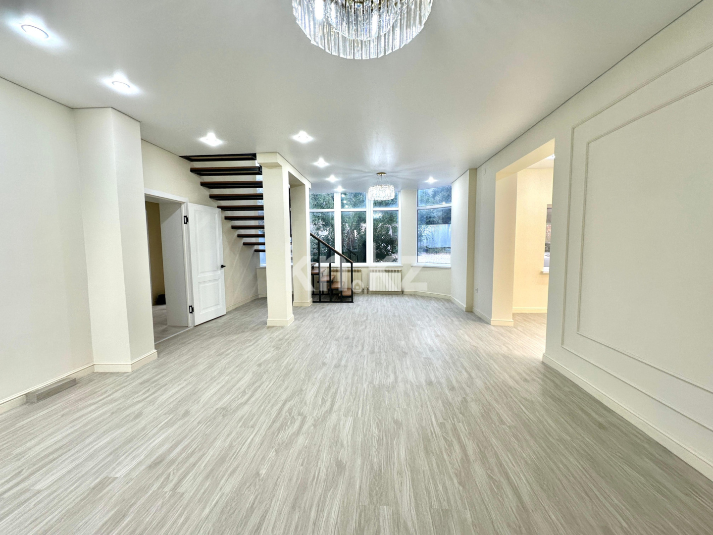 Продажа 5-комнатного дома, 190 м², ул. Енбек, дом  19 - Продажа домов, коттеджей в Алматы без посредников фото 13 из 32