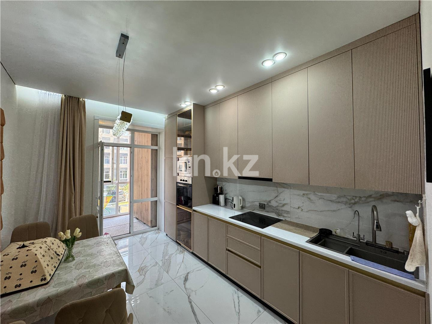 Продажа 2-комнатной квартиры, 68 м², 067 учетный квартал, дом  456/3 в Караганде - фото 10