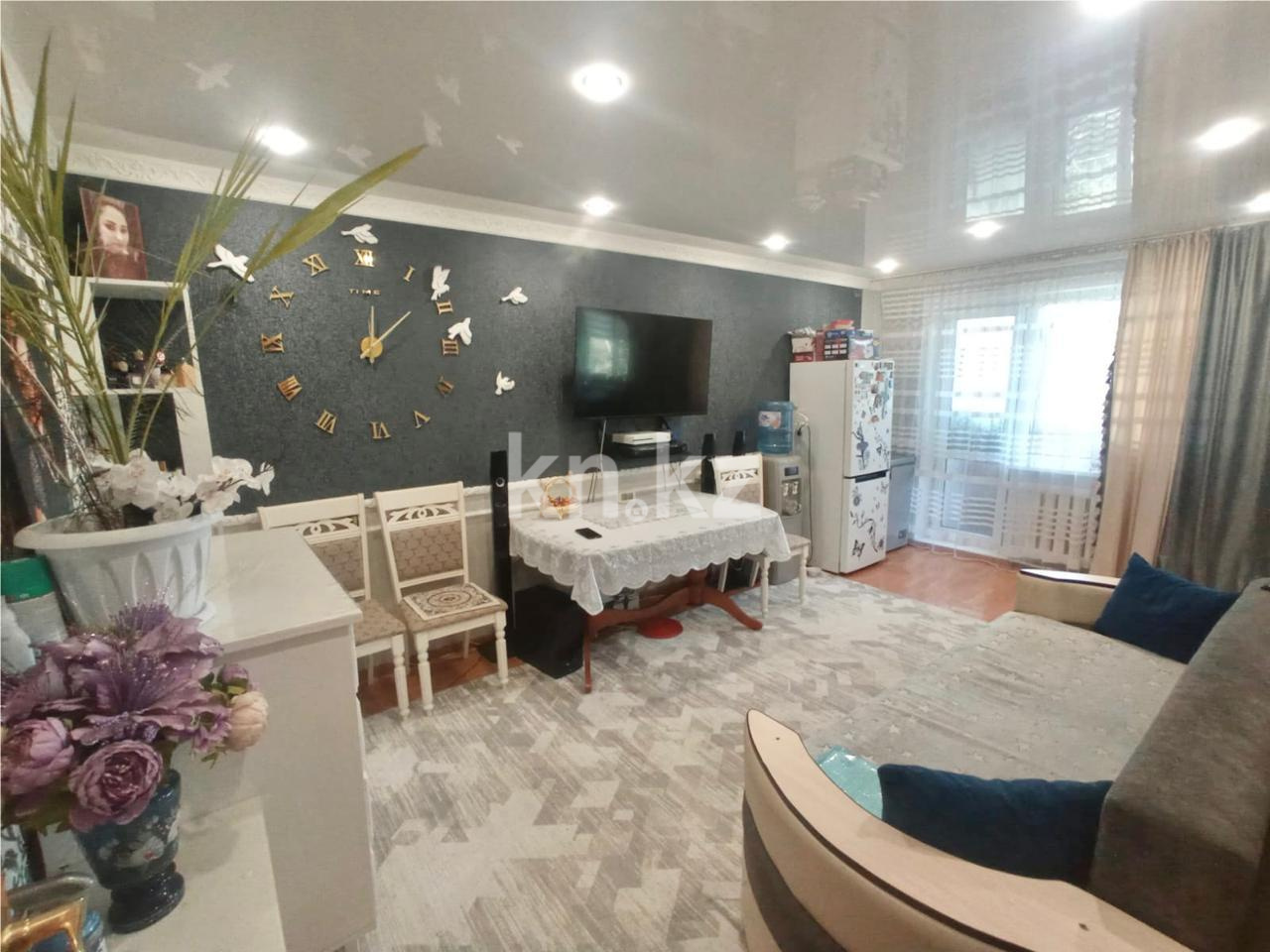 Продажа 3-комнатной квартиры, 62 м², мкр-н 14, дом  42 в Караганде - фото 2