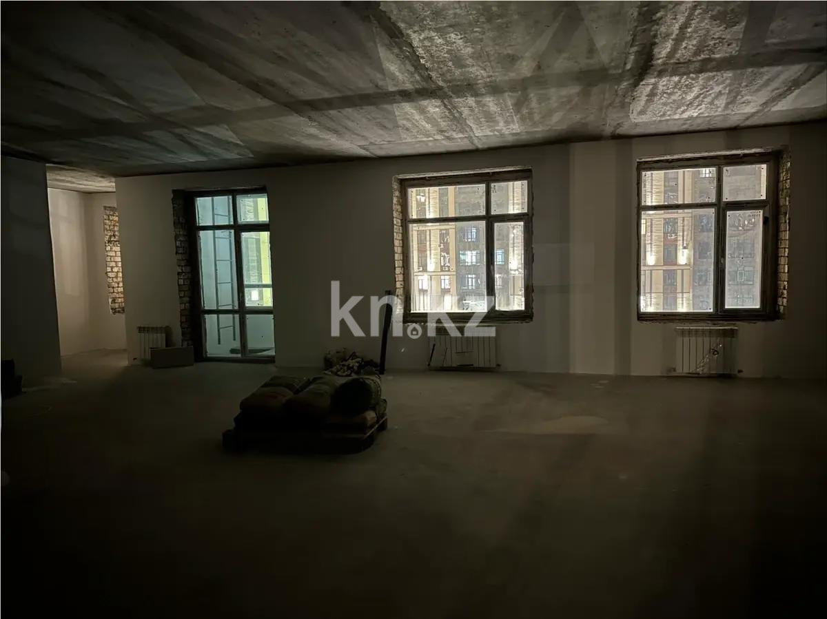Продажа 4-комнатной квартиры, 121 м², ул. Букетова, дом  3 - Продажа  четырехкомнатных квартир в Караганде фото 1 из 3