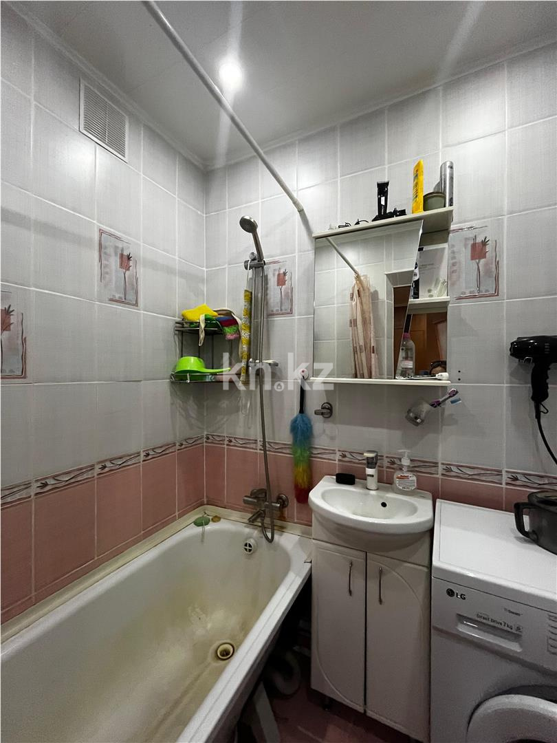 Продажа 3-комнатной квартиры, 61 м², мкр-н Восток-3 - Продажа квартир в Караганде фото 9 из 17