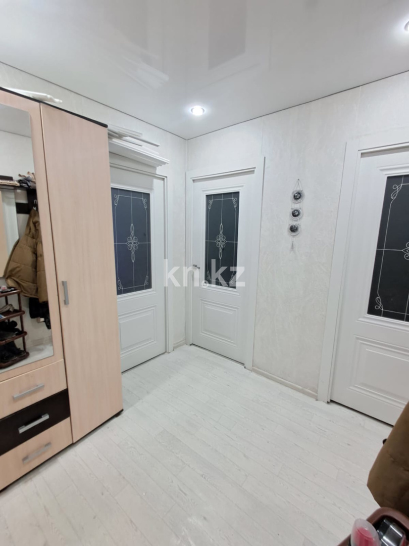 Продажа 3-комнатной квартиры, 63 м² - Недвижимость в Уральске фото 2 из 12