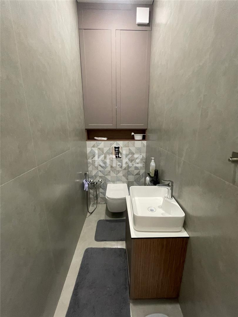 Продажа 3-комнатной квартиры, 90 м², ул. Муканова в Караганде - фото 8