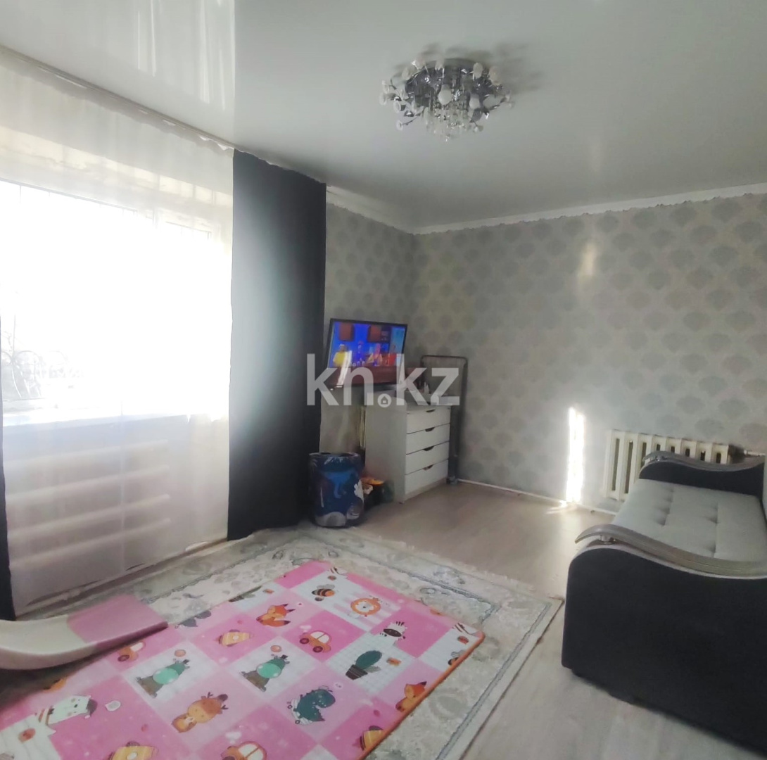 Продажа 2-комнатной квартиры, 44 м², ул. Школьная - Продажа и аренда недвижимости в Абае фото 1 из 4