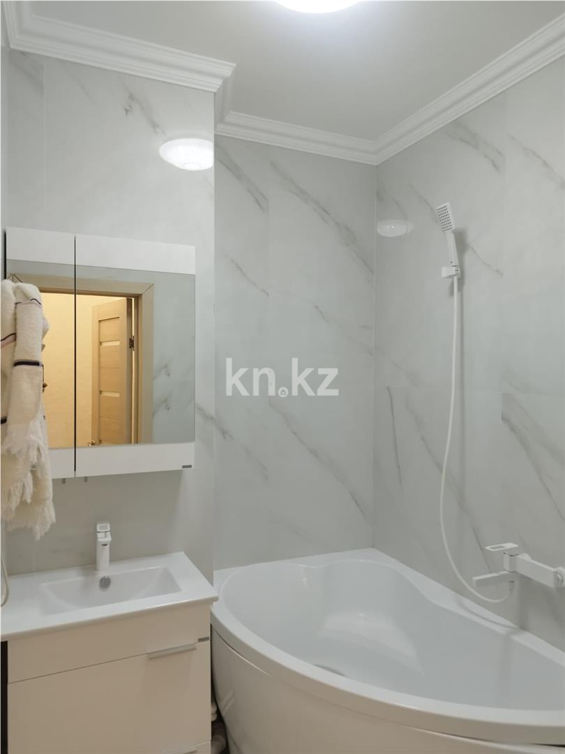 Продажа 3-комнатной квартиры, 89 м², пр. Шахтеров, дом  52 в Караганде - фото 8