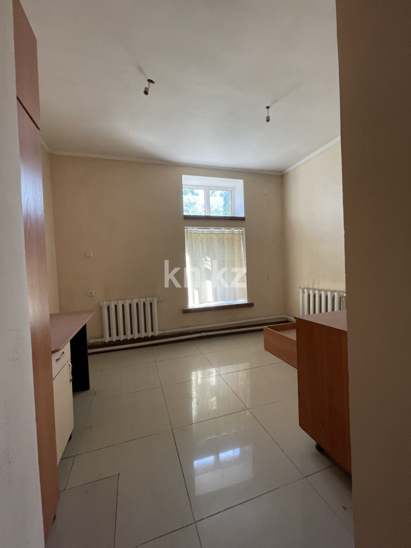 Продажа 10-комнатного дома, 320 м², ул. Чернова, дом  58 - Продажа домов, коттеджей в Усть-Каменогорске фото 13 из 17