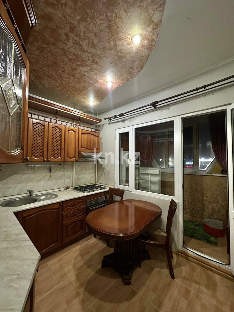 Аренда 3-комнатной квартиры, 75 м², мкр. Аксай-1 - Аренда  трехкомнатных квартир помесячно в Алматы фото 1 из 19