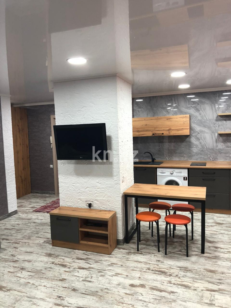 Аренда 3-комнатной квартиры посуточно, 77 м², ул. Набережная Славского, дом  48 в Усть-Каменогорске - фото 24