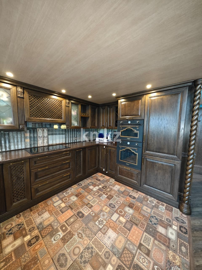 Продажа 3-комнатной квартиры, 96 м², ул. Ержанова, дом  18/6 - Продажа квартир в Караганде с фото фото 10 из 23