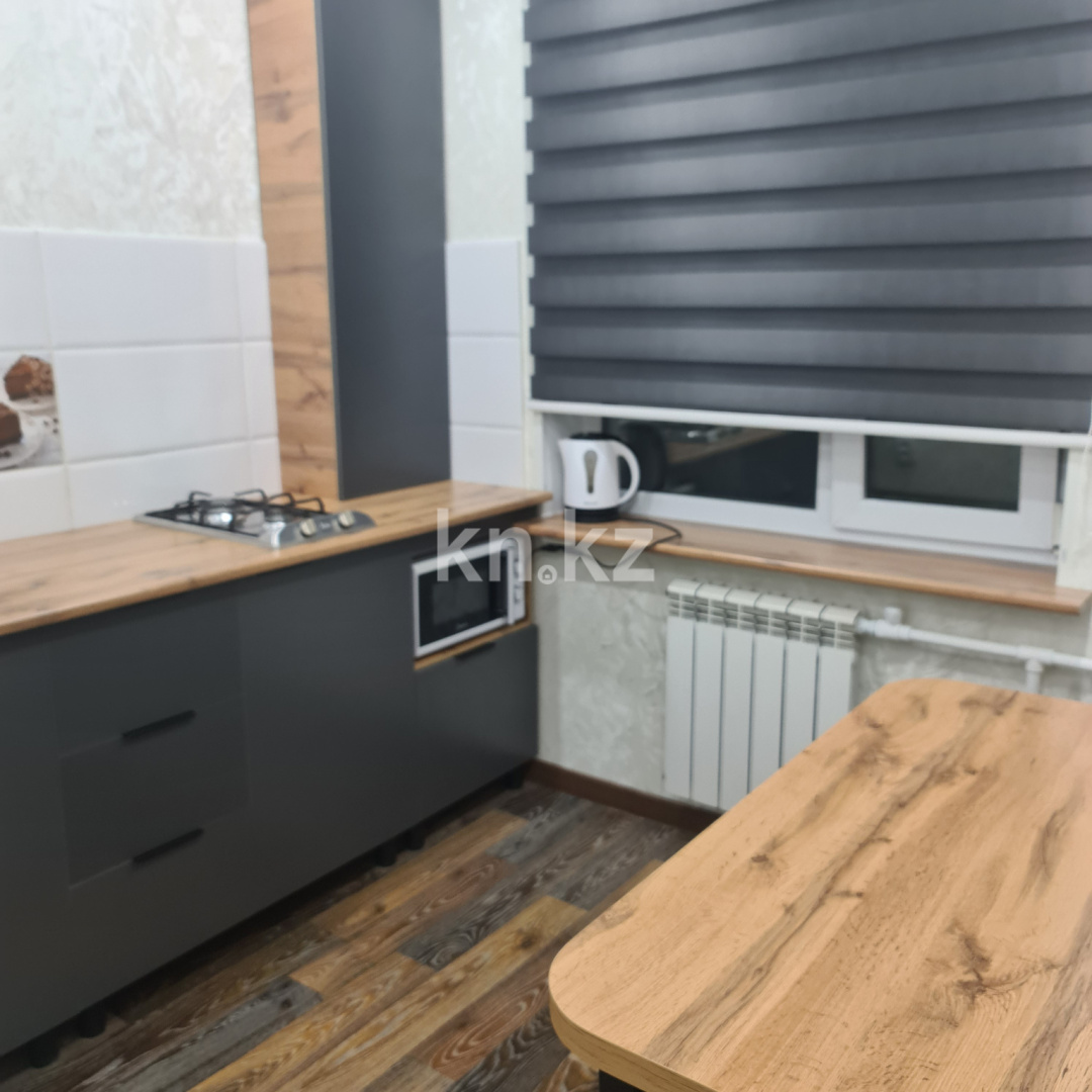 Аренда 2-комнатной квартиры посуточно, 45 м², ул. Комиссарова, дом  26 - Аренда  двухкомнатных квартир посуточно в Караганде с фото фото 5 из 13