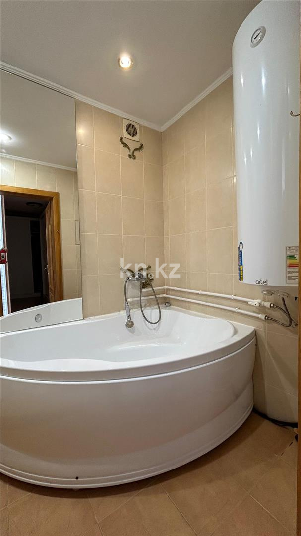 Продажа 4-комнатной квартиры, 137 м², ул. Алиханова - Продажа  четырехкомнатных квартир в Караганде фото 13 из 23