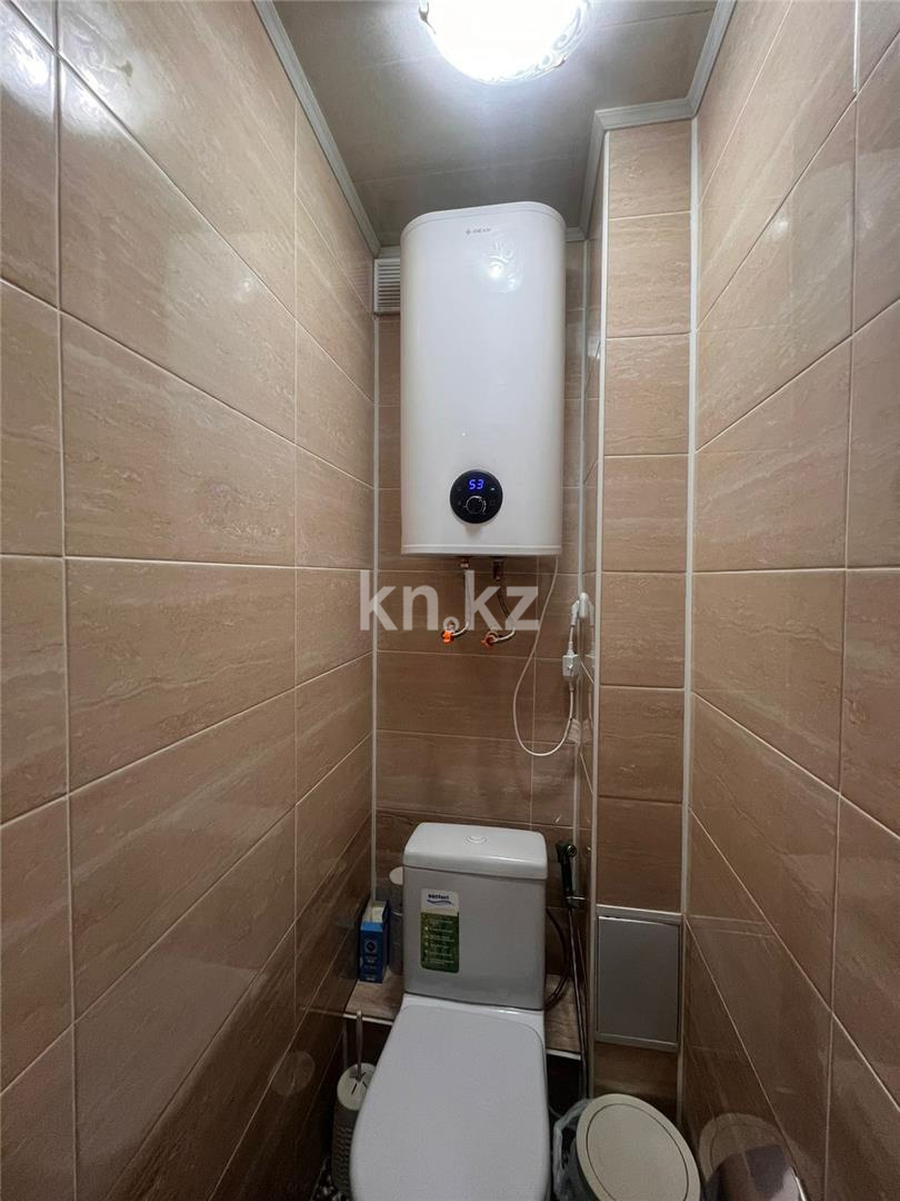 Продажа 2-комнатной квартиры, 53 м², мкр-н Голубые Пруды, дом  15 в Караганде - фото 9