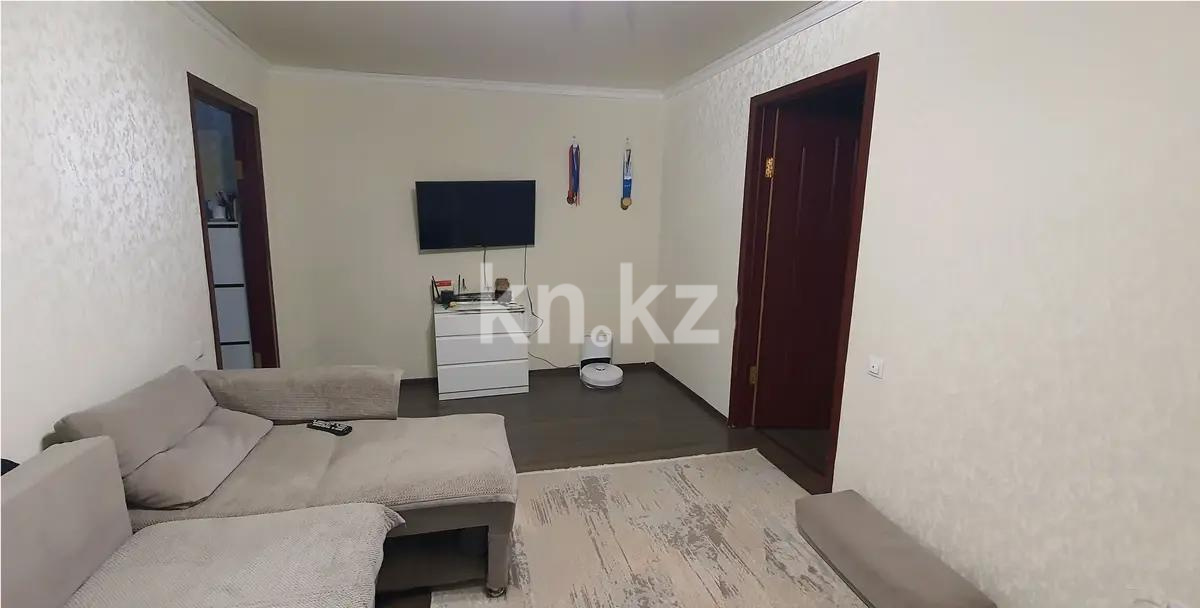 Продажа 3-комнатной квартиры, 48 м², пр. Республики, дом  6 - Продажа квартир в Караганде фото 1 из 5
