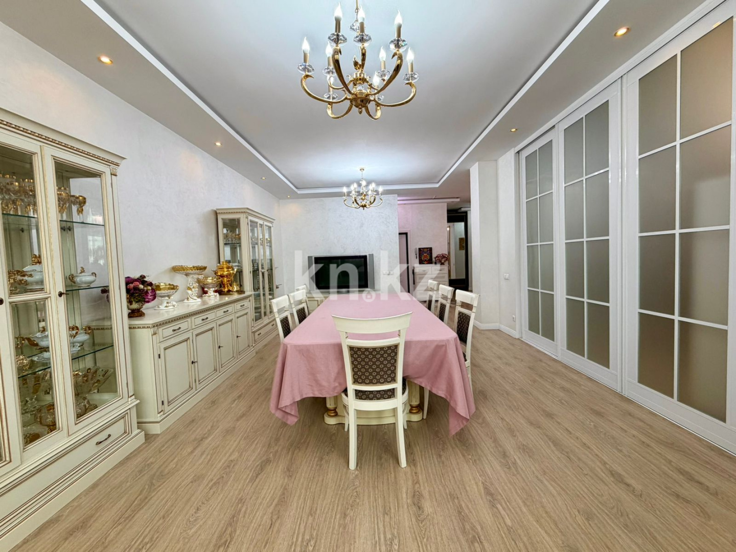 Продажа 4-комнатной квартиры, 138.6 м² - Продажа четырехкомнатных квартир в Алматы фото 2 из 31