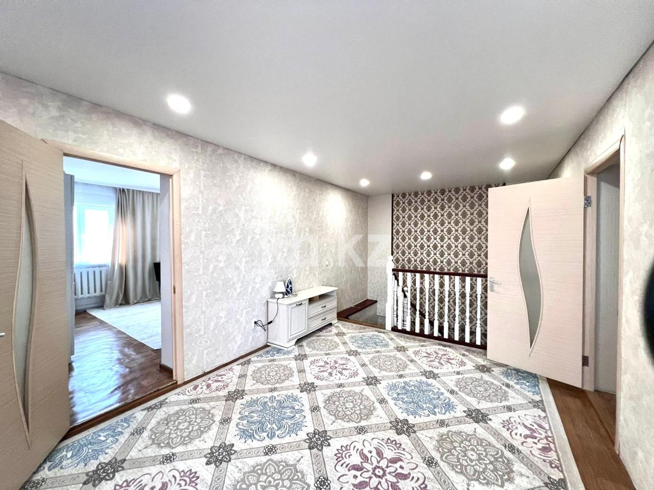 Продажа 9-комнатного дома, 298.5 м², Косшы, ул.Едил - Продажа квартир в Акмолинской области фото 9 из 36