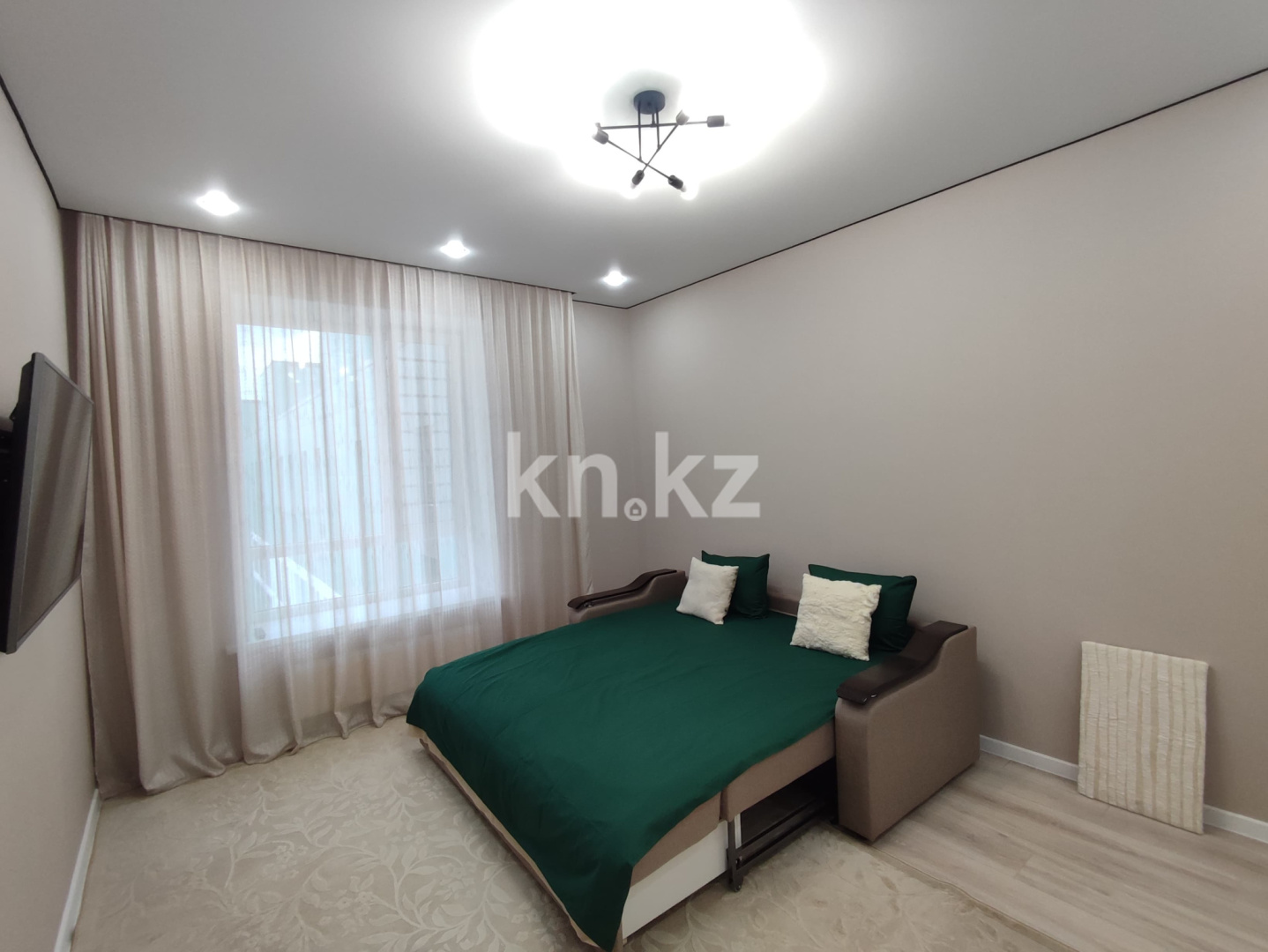Аренда 1-комнатной квартиры посуточно, 38 м², А. Байтурсынова, дом  20/2 - пр. Улы Дала - Аренда  однокомнатных квартир посуточно в Астане фото 1 из 13