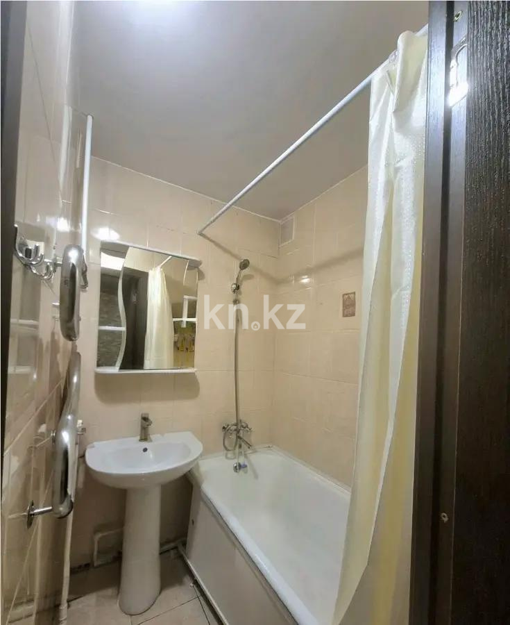 Продажа 2-комнатной квартиры, 44 м², ул. Муканова, дом  6 в Караганде - фото 4