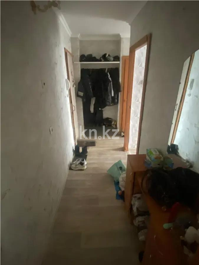 Продажа 3-комнатной квартиры, 63 м², мкр-н 13, дом  13 в Караганде - фото 3