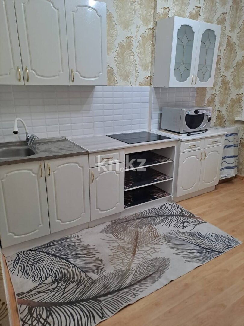 Аренда 2-комнатной квартиры, 67 м² в Астане