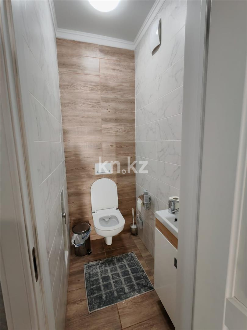 Продажа 3-комнатной квартиры, 104 м², пр. Республики в Караганде - фото 8