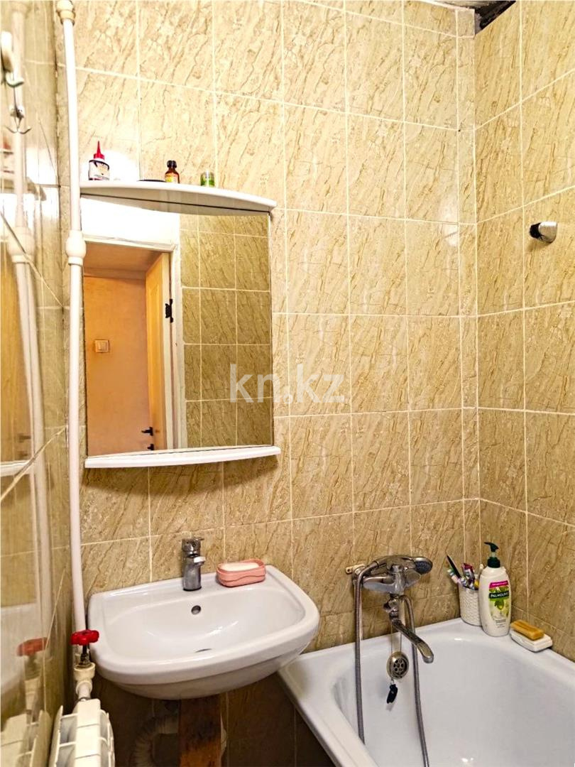 Продажа 3-комнатной квартиры, 61 м², 23-й мкр., дом  17 - Продажа  трехкомнатных квартир в Караганде с фото фото 12 из 14