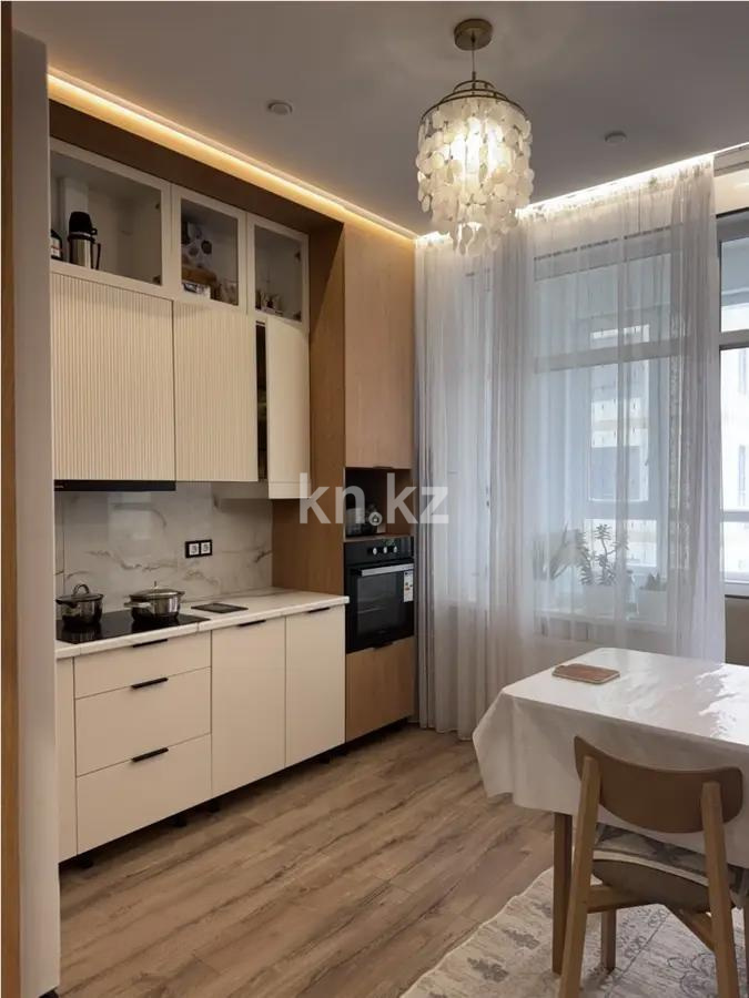 Продажа 3-комнатной квартиры, 94 м², ул. Байтурсынова, дом  8 в Астане - фото 2