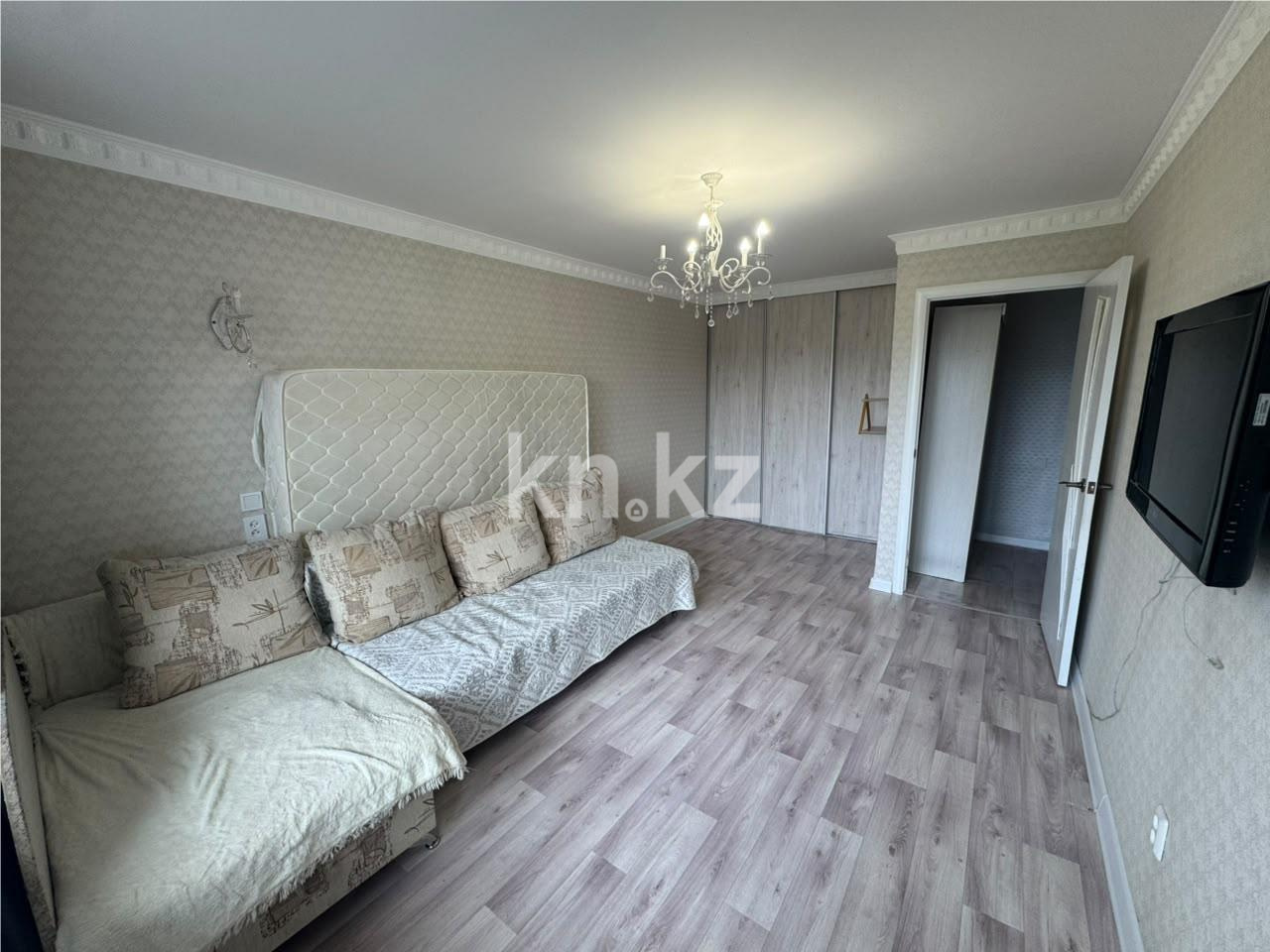 Продажа 1-комнатной квартиры, 37 м² - Продажа жилой и коммерческой недвижимости в Караганде фото 2 из 14