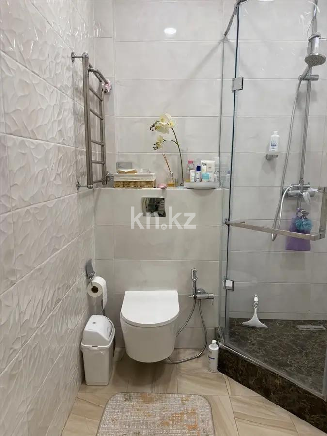 Продажа 1-комнатной квартиры, 40 м², ул. Айманова, дом  70 в Алматы - фото 3