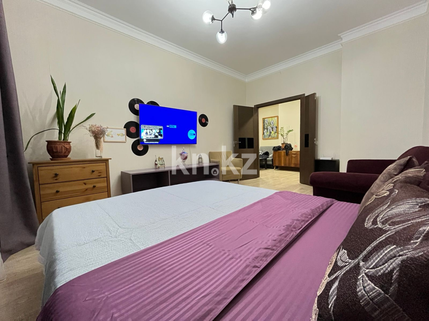 Аренда 1-комнатной квартиры посуточно, 54 м², пр. Мангилик Ел, дом  26 Б - ул. Керей, Жанибек хандар - Аренда квартир посуточно в Астане с фото фото 1 из 10