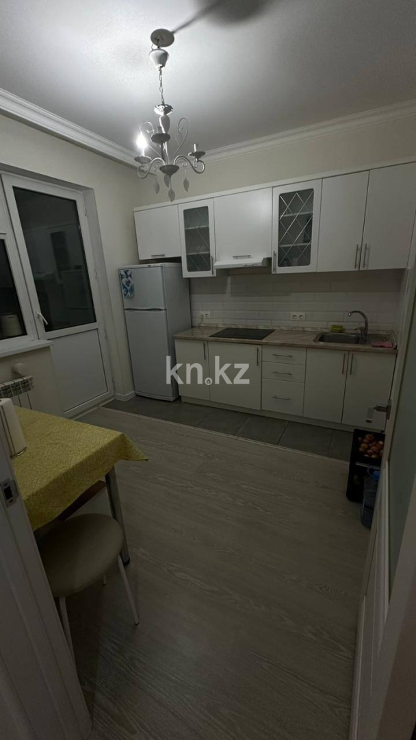 Аренда 1-комнатной квартиры, 40 м² в Астане