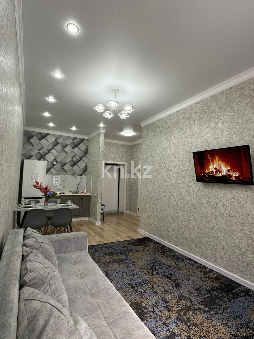 Аренда 1-комнатной квартиры посуточно, 43 м², пр. Шахтеров, дом  20/4 - Аренда квартиры посуточно в Караганде фото 1 из 9
