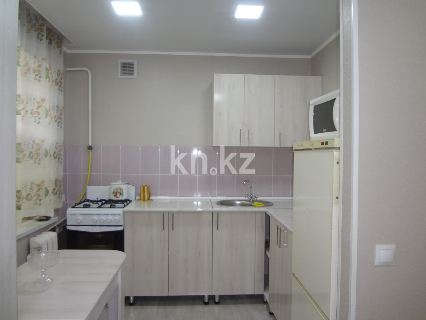 Аренда 2-комнатной квартиры посуточно, 51 м², мкр-н 2, дом  21 - Аренда  двухкомнатных квартир посуточно в Актау фото 2 из 19