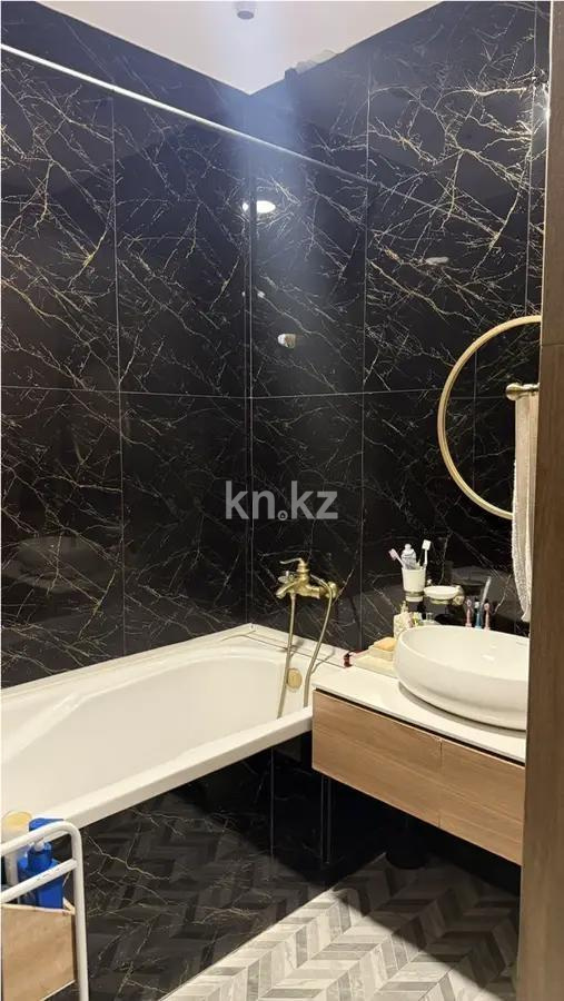 Продажа 3-комнатной квартиры, 100 м², пр. Абая, дом  150/230 в Алматы - фото 2