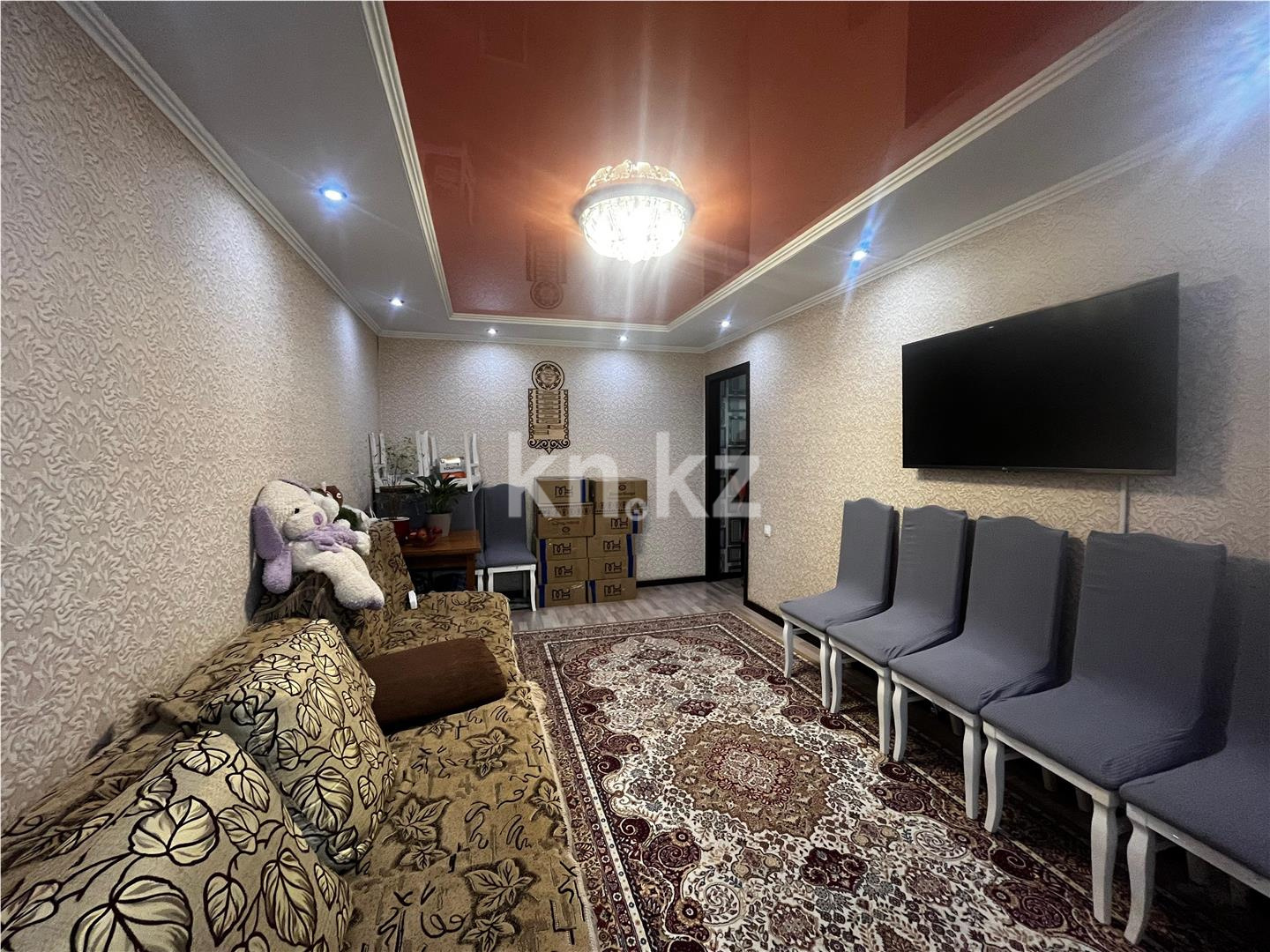 Продажа 2-комнатной квартиры, 43 м², мкр-н 11а в Караганде - фото 2