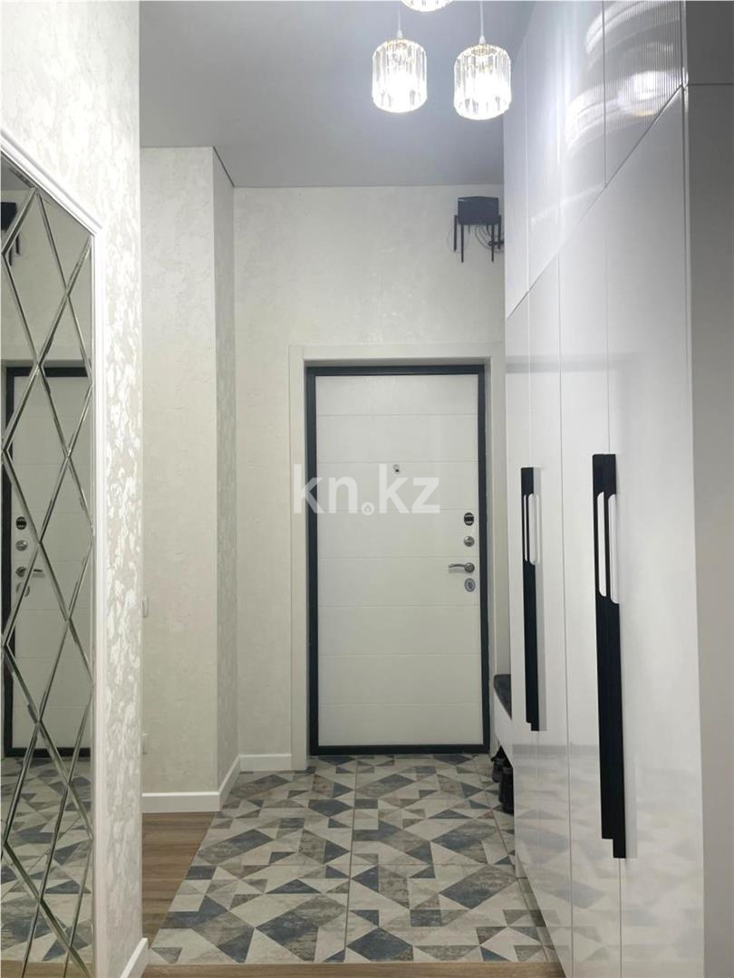 Продажа 3-комнатной квартиры, 98 м², ул. Муканова, дом  9/3 в Караганде - фото 7