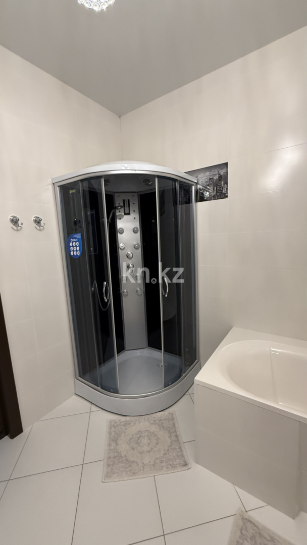 Аренда 3-комнатной квартиры, 110 м² - Аренда квартир помесячно в Караганде фото 6 из 40